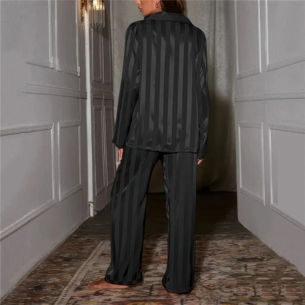 Esmee™ | Luxe Damespyjama met Zijden Details